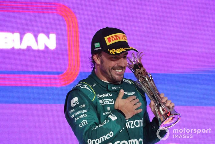Podio: tercer lugar Fernando Alonso, Aston Martin F1 Team antes de ser sancionado 