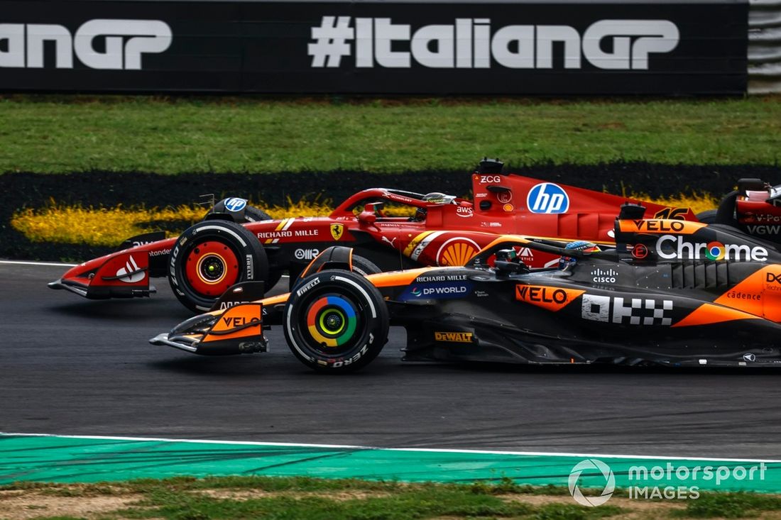 Charles Leclerc, Ferrari SF-24, lucha con Oscar Piastri, McLaren MCL38 