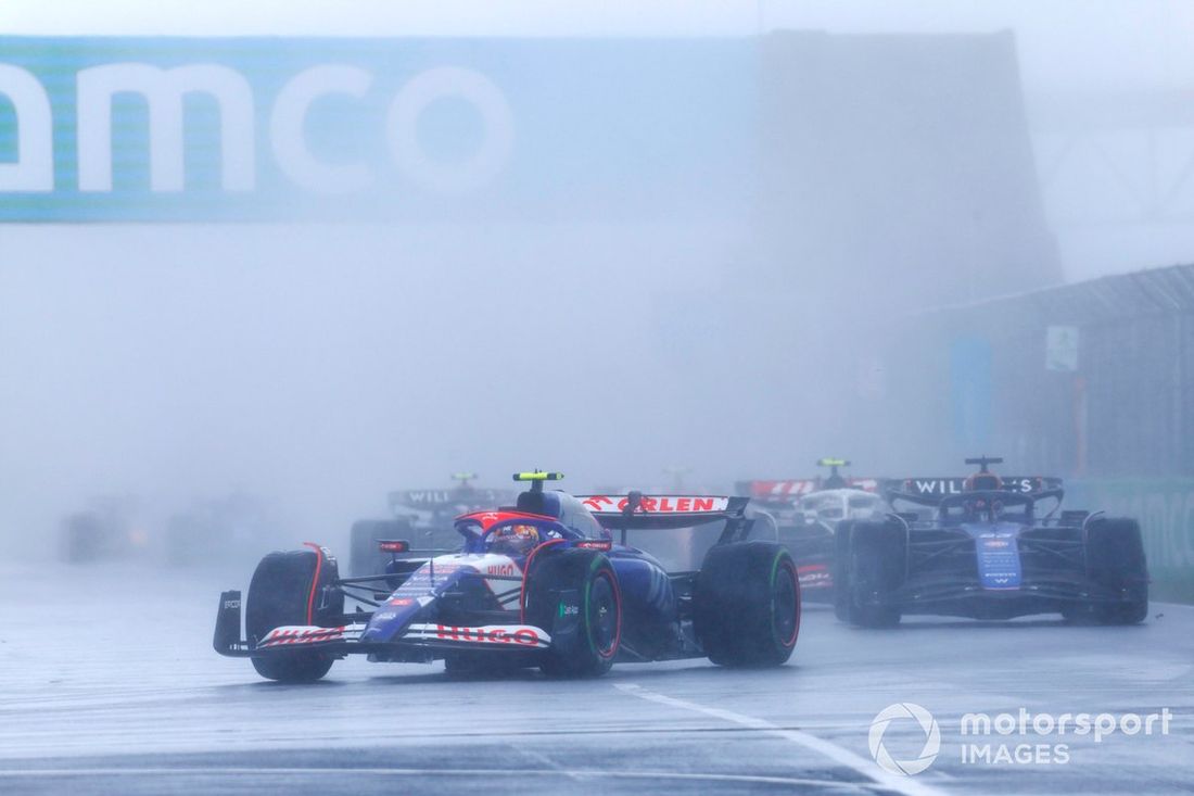 Yuki Tsunoda, RB F1 Team VCARB 01, Alex Albon, Williams FW46, Nico Hulkenberg, Haas VF-24.