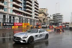 Daniel Ricciardo, Red Bull Racing RB12 leads behind the FIA Safety Car