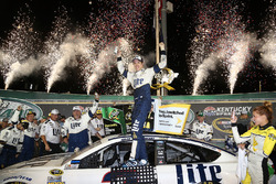 Race winner Brad Keselowski, Team Penske Ford