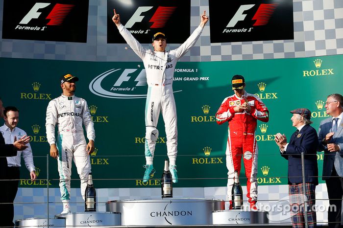 Podio: ganador Nico Rosberg, Mercedes AMG F1 Team, el segundo lugar Lewis Hamilton, Mercedes AMG F1 Team, y el tercer lugar Sebastian Vettel, Ferrari