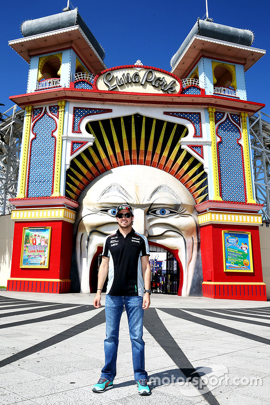Sergio Pérez, Sahara Force India F1 visita Luna Park