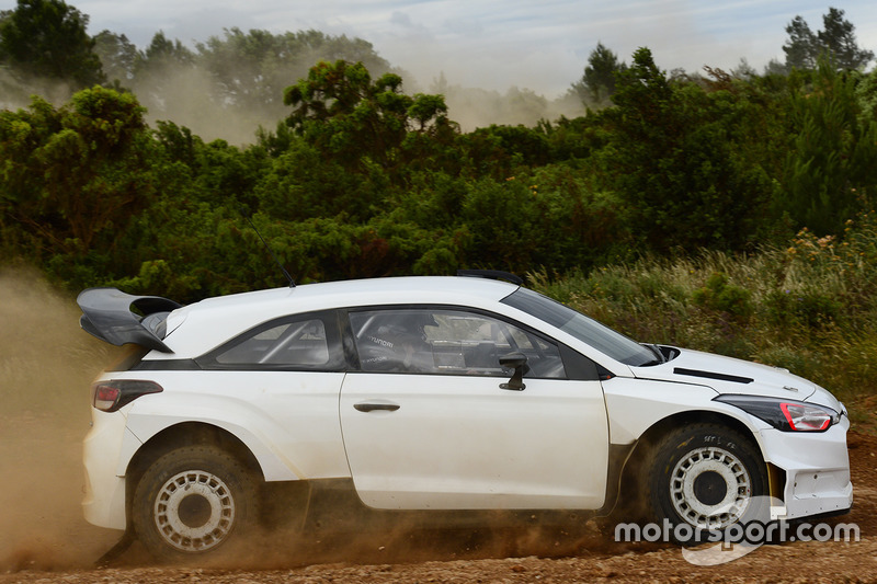 Test Hyundai i20 WRC 2017