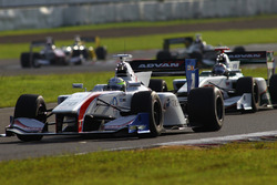 関口雄飛(ITOCHU ENEX TEAM IMPUL)と中嶋大祐(NAKAJIMA RACING)