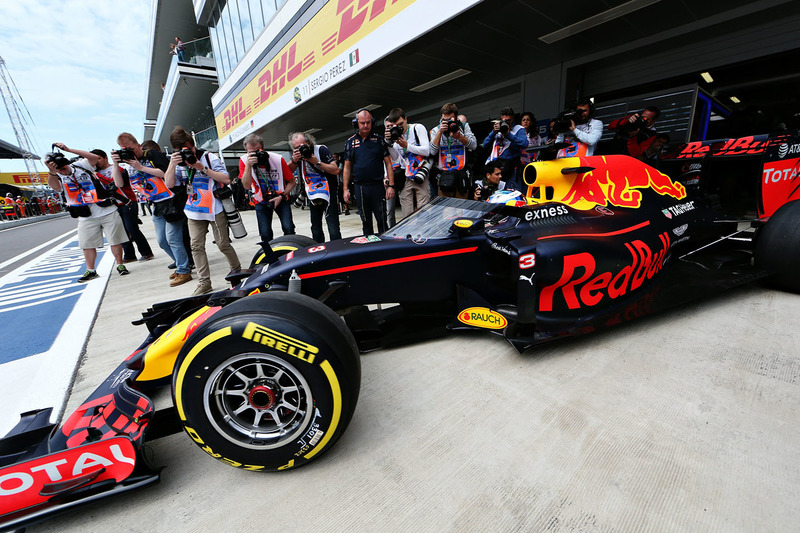 Daniel Ricciardo, Red Bull Racing RB12 mit dem Aeroscreen