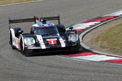 #1 Porsche Team Porsche 919 Hybrid: Тимо Бернхард, Марк Уэббер, Брендон Хартли