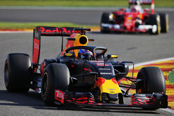 Daniel Ricciardo, Red Bull Racing RB12 mit dem Halo Cockpitschutz