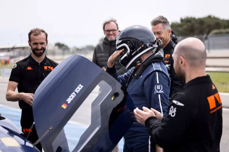 Jacky Ickx, Genesis Magma Racing