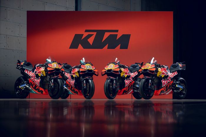 Sepeda motor Pedro Acosta, Red Bull KTM Factory Racing, Brad Binder, Red Bull KTM Factory Racing, Enea Bastianini, Red Bull KTM Tech 3, Maverick Vinales, Red Bull KTM Tech 3
