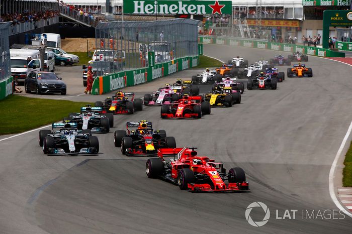 Sebastian Vettel, Ferrari SF71H y Max Verstappen, Red Bull Racing RB14, Max Verstappen, Red Bull