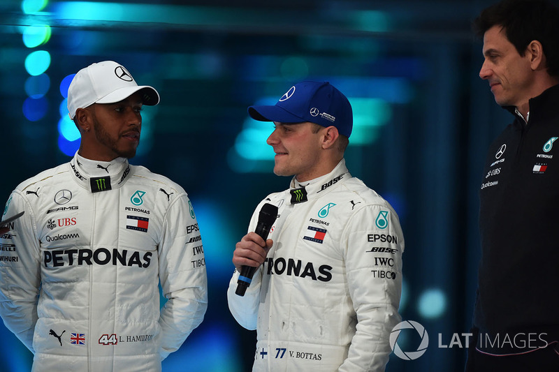 Valtteri Bottas, Mercedes AMG F1, Lewis Hamilton, Mercedes AMG F1, Toto Wolff, directeur exécutif Mercedes AMG F1