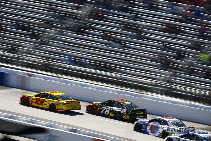 Joey Logano, Team Penske, Ford Fusion Pennzoil, Martin Truex Jr., Furniture Row Racing, Toyota Camry 5-hour ENERGY/Bass Pro Shops, and A.J. Allmendinger, JTG Daugherty Racing, Chevrolet Camaro Kroger ClickList