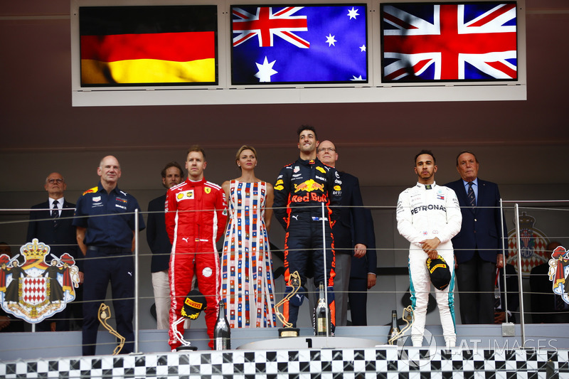 Daniel Ricciardo, Red Bull Racing, celebrates victory on the podium ahead of Adrian Newey, Chief Technical Officer, Red Bull Racing, Lewis Hamilton, Mercedes AMG F1, Sebastian Vettel, Ferrari, Prince Albert and Princess Charlene