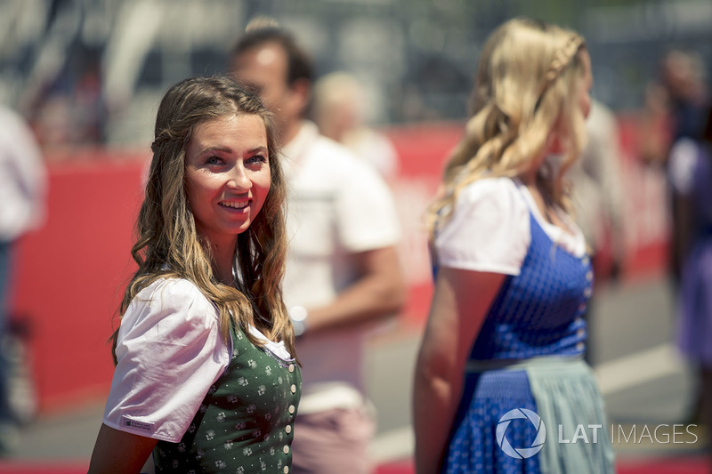 Grid girl