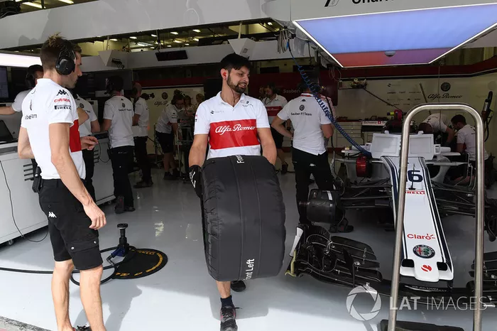 Sauber, garaje