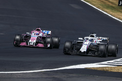 Sergio Perez, Force India VJM11 y Lance Stroll, Williams FW41