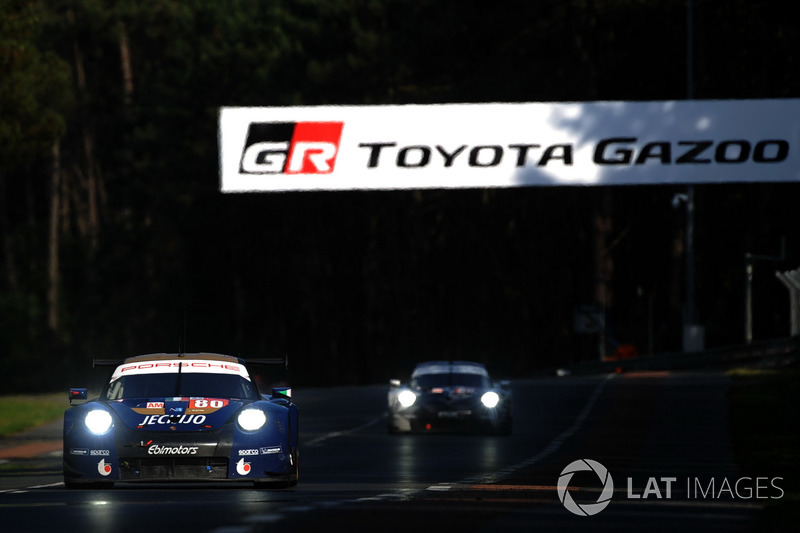 #80 Ebimotors Porsche 911 RSR: Fabio Babini, Christina Nielsen, Erik Maris