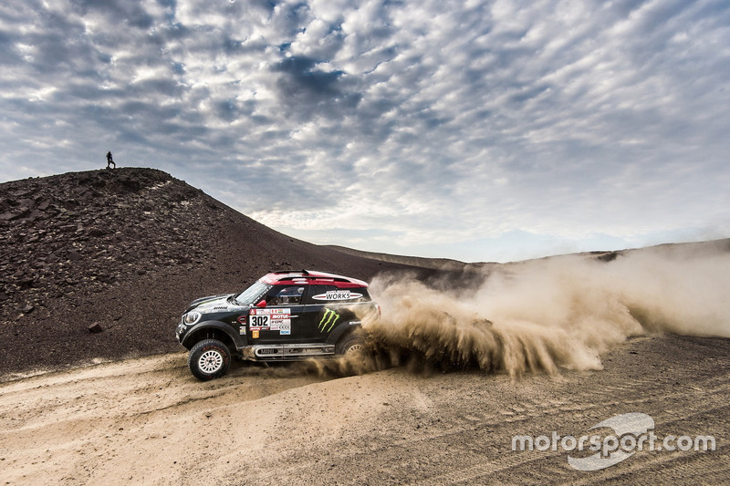 #301 Toyota Gazoo Racing Toyota Hilux: Nasser Al-Attiyah, Matthieu Baumel