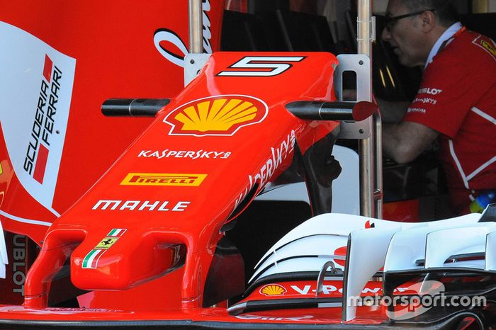 Detalhe da asa dianteira da Ferrari SF70H
