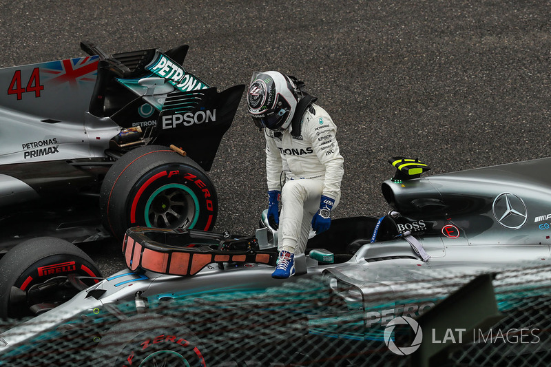 Valtteri Bottas, Mercedes-Benz F1 W08 arrives to celebrate in parc ferme