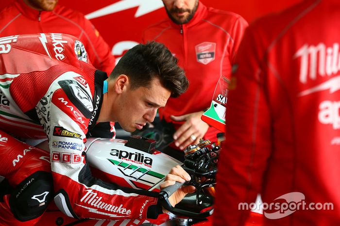 Lorenzo Savadori, Milwaukee Aprilia World Superbike Team