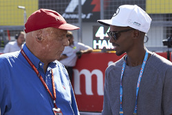 Niki Lauda, Mercedes AMG F1 con Sir Mo Farah, Campeón Olímpico.
