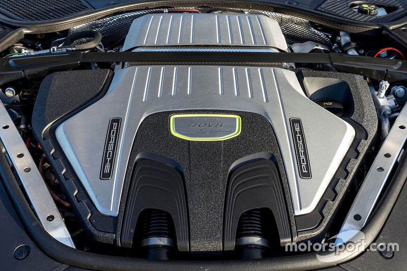 2018 Porsche Panamera Turbo S E-Hybrid engine
