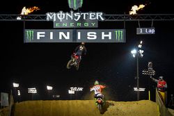 Tim Gajser, Team HRC y Tony Cairoli, Red Bull KTM Factory Racing