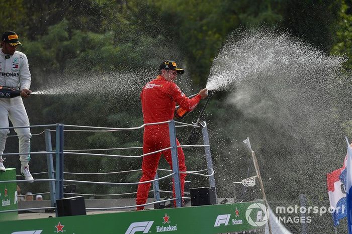 Podio: ganador de la carrera Charles Leclerc, Ferrari