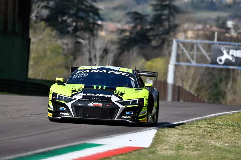 #46 Team WRT Audi R8 LMS evo II GT3: Nico Müller, Frédéric Vervisch, Valentino Rossi