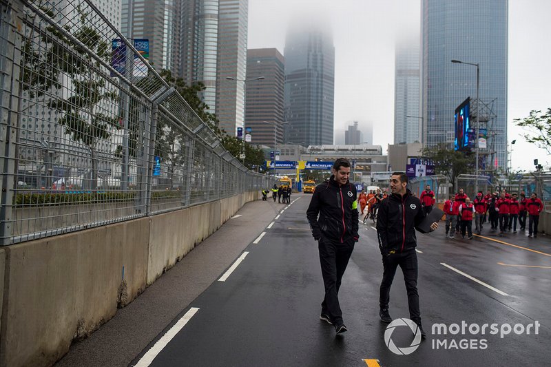 Sébastien Buemi, Nissan e.Dams walks the track