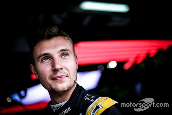 Renault anunció a Sergey Sirotkin como piloto reserva y tercer piloto. Él sería el encargado de sustituir a Ricciardo o Hulkenberg si es necesario