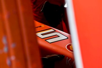 Sebastian Vettel, Ferrari SF90, neus detail