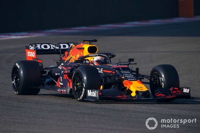 Max Verstappen, Red Bull Racing RB16B 