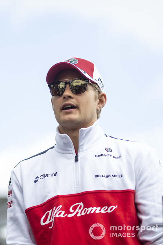 Marcus Ericsson, Alfa Romeo Sauber F1 Team on the drivers parade
