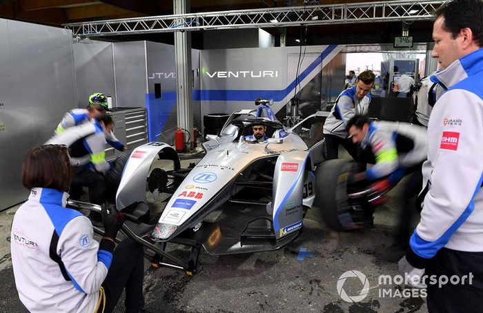 Cambio de neumáticos al auto de Felipe Massa , Venturi Formula E, Venturi VFE05.