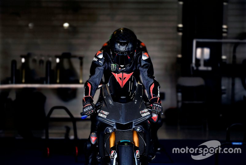 Lewis Hamilton probando la Yamaha Superbike