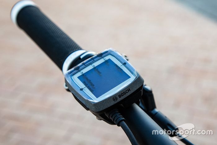 II Curso de Conducción y Nuevas Tecnologías BOSCH - Motor1.com España - Motorsport.com 