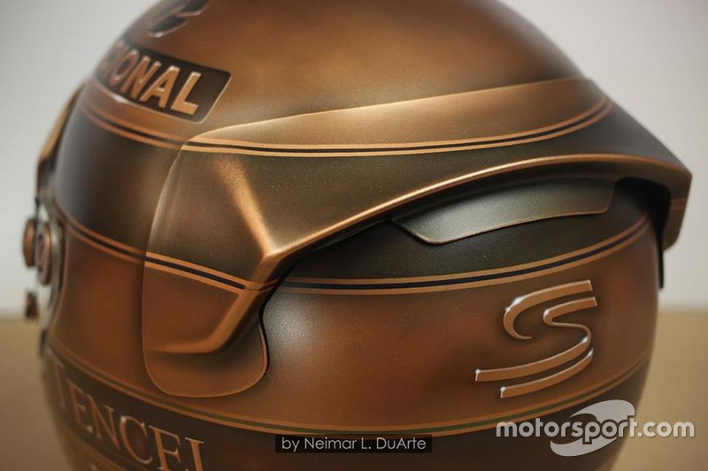 Capacete Ayrton Senna em bronze por Neimar Duarte