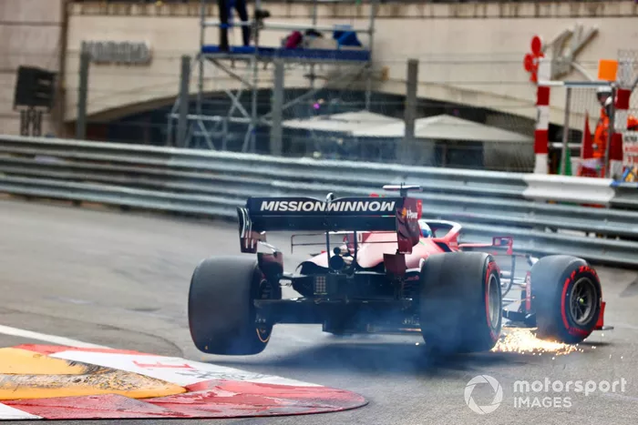 Charles Leclerc, Ferrari SF21, va contro il muro al termine delle qualifiche