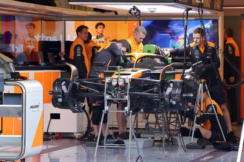 McLaren MCL38