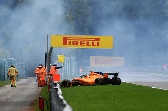 Stoffel Vandoorne, McLaren MCL33, va a sbattere nelle FP3