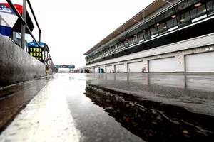 La piste mouillée de Silverstone