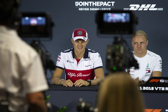 Marcus Ericsson, Sauber ve Valtteri Bottas, Mercedes AMG F1 basın toplantısı