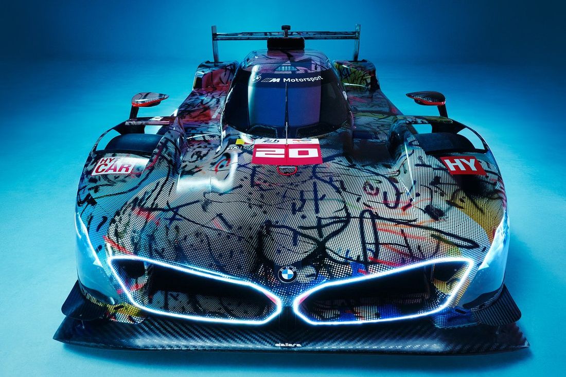 BMW M Hybrid V8 Art Car