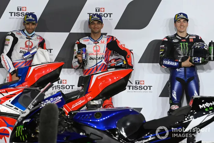 Top 3 Clasificados: ganador de la pole Jorge Martin, Pramac Racing, Johann Zarco, Pramac Racing, Maverick Viñales, Yamaha Factory Racing parc ferme