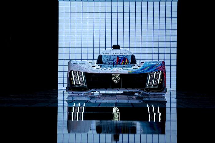 	
Peugeot 9X8 LMH con la decoración para las 24h de Le Mans