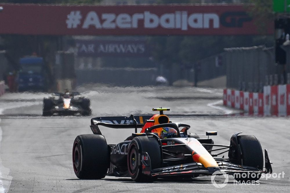 Sergio Pérez, Red Bull Racing RB19, Max Verstappen, Red Bull Racing RB19