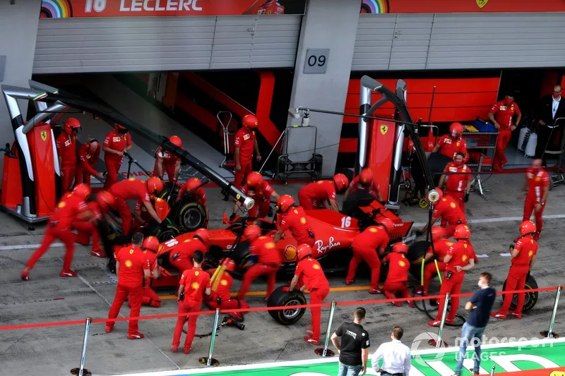 Ferrari practica los pitstops